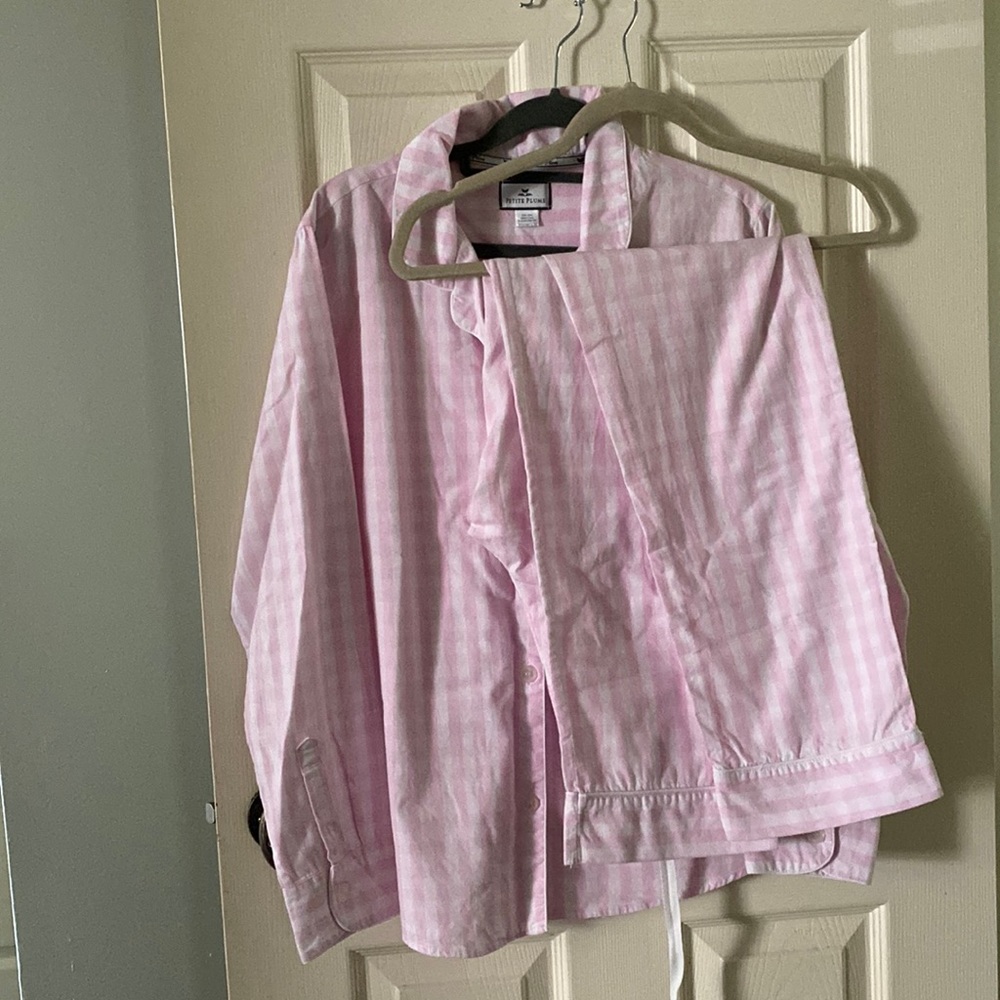 Petite Plume Women's Pink Pajama Set EUC